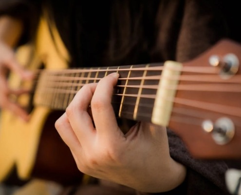 técnicas avanzadas para tocar la guitarra española